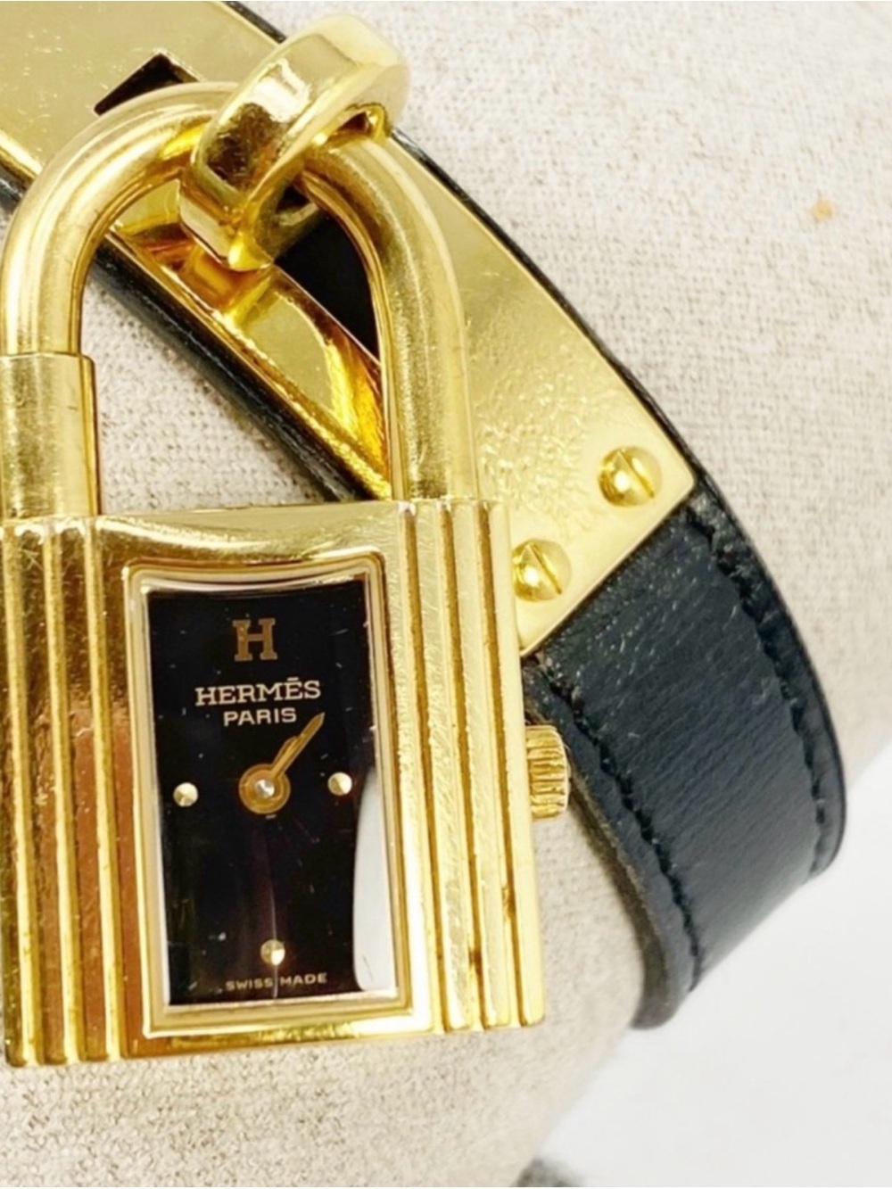 Lock watch